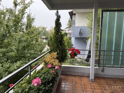 Gemütliche Hochparterre-Wohnung in ruhiger Stadtlage mit Balkon und Sicht bis in die Schweiz