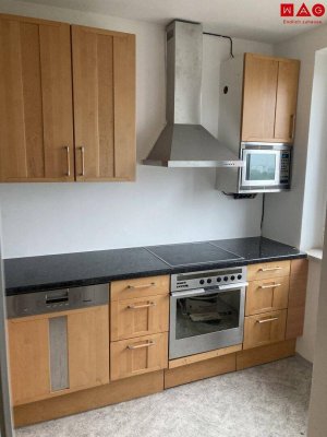 Einzigartige Aussicht! Zentrumsnahe und doch absolute Ruhelage! 2-Raum-Wohnung mit Loggia!