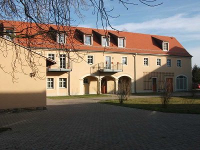 Gelegenheit - wunderschöner Dreiseithof; 2-Zimmer-Erdgeschoss-Wohnung mit Terrasse und Gartennutzung