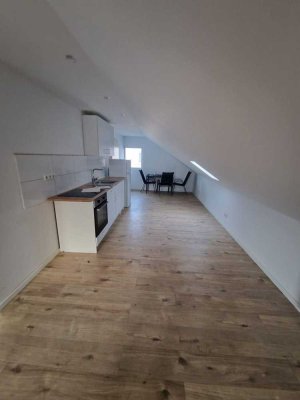 Tolle 1,5 Zimmerwohnung kernsaniert gerne auch Möbliert