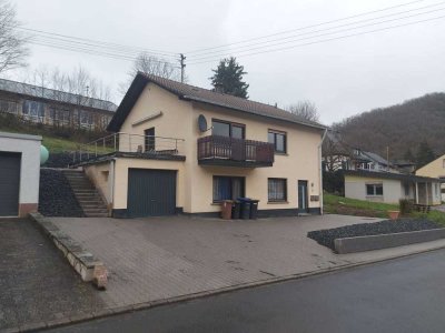 PREISREDUZIERUNG! Umfangreich renoviertes Einfamilienhaus mit Grundstück in Kellenbach zu verkaufen