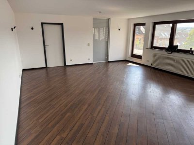Sonnige, großzügige 3-Zimmer-Wohnung mit Süd-Balkon in Pforzheim-Brötzingen
