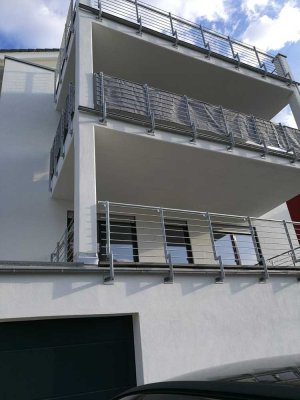 Neuwertige, moderne 2 ZKB, Balkon, Bingen, BARRIEREFREI, Aufzug