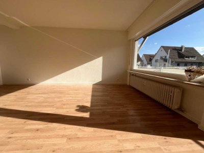 Lichtdurchflutete, frisch renovierte 1-Zimmer-Wohnung mit Balkon – von privat