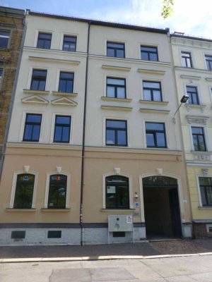Schöne 1 Raum Wohnung mit gr.Küche und Süd-Balkon, + EBK
