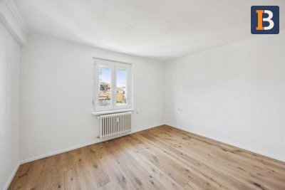 Erstbezug nach kompletter Renovierung: 3-Zi-Altbauwohnung mit Parkettboden!