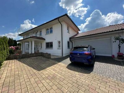 Traumhaftes Einfamilienhaus mit Außenpool und herrlichem Garten in bevorzugter Wohngegend