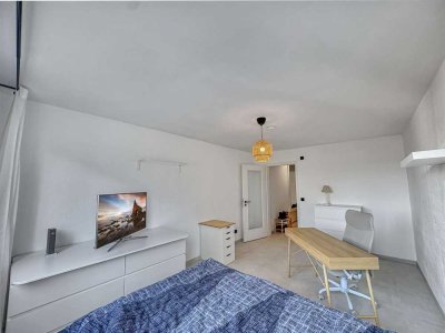 City-Domizil in neuwertigem Zustand: 2023 kernsaniertes 28 m² Appartement mit Schreinerausstattung