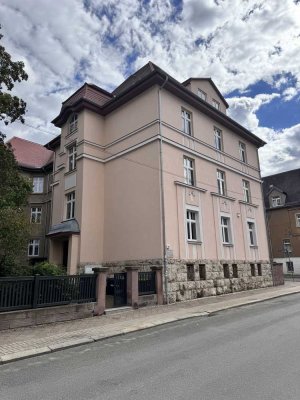 Attraktive 5-Zimmer-Wohnung mit Balkon und gehobener Ausstattung zum günstigen Mietpreis in Apolda
