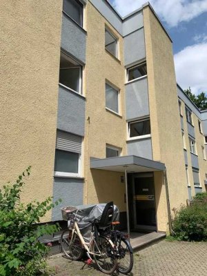 Unterhaching: 4-Zimmer-Wohnung mit Loggia in ruhiger Lage