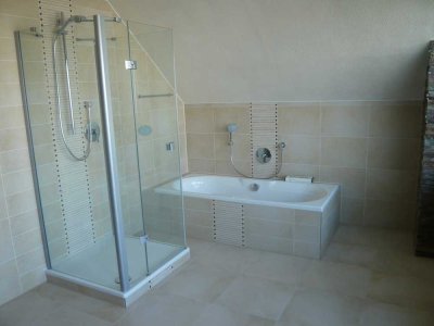 Attraktive 3-Zimmer Dachgeschoßwohnung in einem ruhigen 3-Fam. Wohnhaus in Speichersdorf