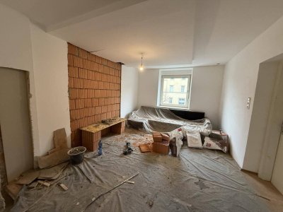 Seltene Gelegenheit =&gt; Kleine Wohnung zu sanieren, Nähe Bahnhof, ideales Investment