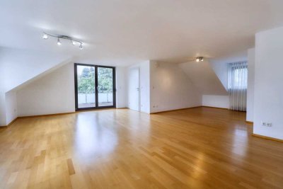 Lichtdurchflutete Dachgeschoss Wohnung