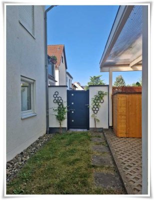 Außergewöhnliche 3 Zimmer Maisonette Wohnung mit Garten, Garage, Carport und ein weiteres Zimmer