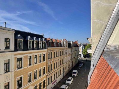 Charmante 2-Zimmer-Dachgeschosswohnung mit kleinem Balkon und Altbauflair