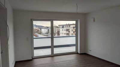 Neue 2-Zimmer Wohnung zentral und verkehrsgünstig / ideal für junges Paar oder Pendler