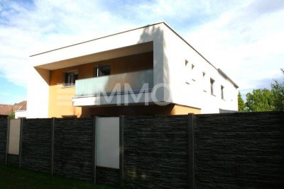 Neuwertiges Familienglück mit großzügigem Freiraum