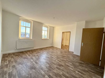 Schön große 3-Raumwohnung im Dachgeschoss mit Stellplatz zu vermieten