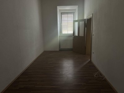 Vollsanierte 1-Zimmer-Wohnung mit Terrasse in Hohenau – Ihr neues Zuhause! Miete: 459,65 €