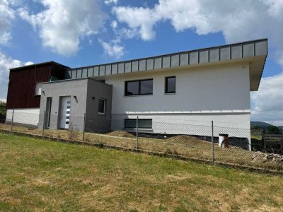 Freistehender Bungalow in Panoramalage mit Außenschwimmbad in Bad Honnef-Aegidienberg (Brüngsberg)