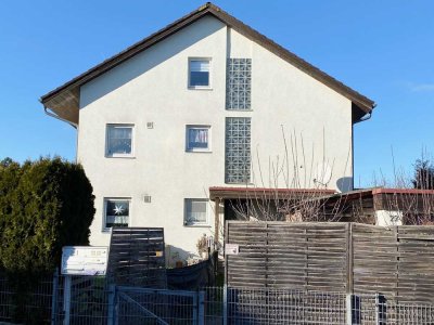 Sehr helle großzügige 4-Zimmer-Dachgeschosswohnung mit großem Garten in Zeckern