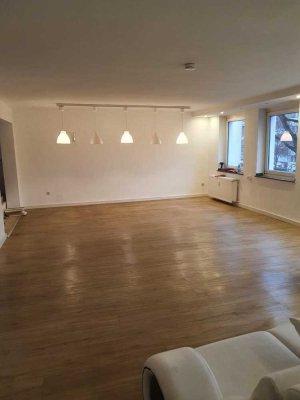 Schöne Maisonettewohnung + 35 qm Dachterrasse