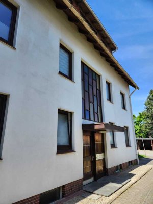 Mitten in Spaden - ruhig gelegene 2 Zi.- Erdgeschosswohnung + Garage