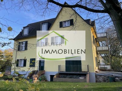 Großzügige Wohnung für Denker und Freigeister!