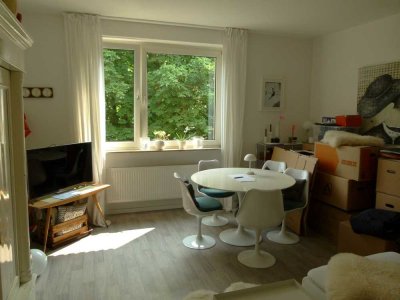 Schöne 2-Zimmer Wohnung mit großer Wohnküche in Pempelfort-nur tel. Kontakt-