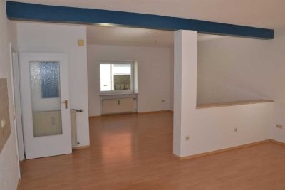 Großzügige Wohnung auf 2 Ebenen mit Gartenmitbenutzung