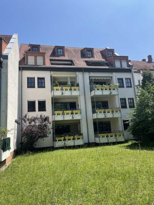 Erstbezug nach Sanierung - mit EBK, Balkon, Stellplätze...