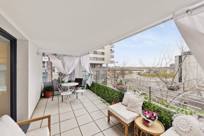 SeeSee Home: Traumhafte Wohnung mit Seeblick und großer Terrasse