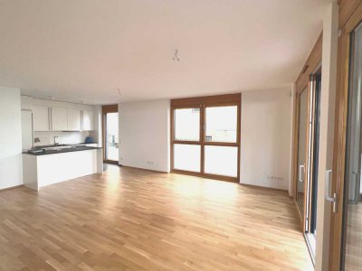 Hochwertige 4,5 Zimmer Wohnung in traumhafter ruhiger Seelage Petershausen Ost