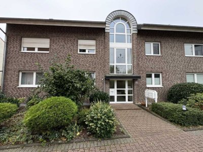 Anrath: schöne 3-Zimmerwohnung mit großem Balkon und freiem Blick! TG-Stellplatz