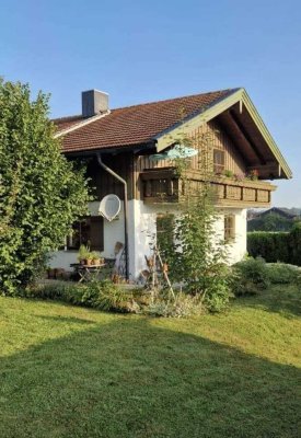 Charmante 3-Zimmer-Wohnung mit Terrasse, Garten, Garage & Keller in Riedering ab 01.10.2025