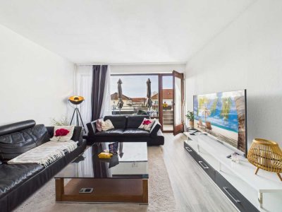 Renovierte helle 2 Zimmer Wohnung mit Balkon und  Stellplatz: Perfekt für Eigenutzung oder Rendite