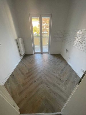 Helle 4-Zimmer-Wohnung mit Balkon in Gera