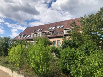 2-Zi. Dachgeschosswohnung dicht an Berliner Stadtgrenze mit PKW Stellplatz