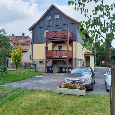 Sanierte 3-Raum-Erdgeschosswohnung mit Balkon