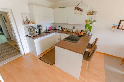 Geschmackvolle, gepflegte 2-Zimmer-Wohnung mit gehobener Innenausstattung mit EBK in Dormagen