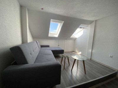 Kernsanierte 2 Zimmer Wohnung Zentrum Stammheim (Nahe Porsche)