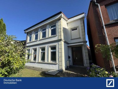 Zweifamilienhaus mit großem Grundstück in Uetersen