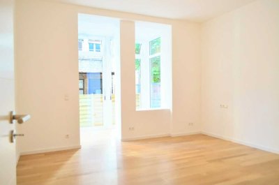 *Ab November- Schöne EG-Zweizimmerwohnung mit Terrasse und EBK in Stuttgart-Süd*