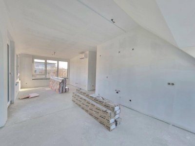 Ein Wohngenuss im Dachgeschoss - 4 Zimmer mit Terrasse - Großzügige Wohnküche - Klimaanlage - Marchfeldkanal in der Nähe - Eigengrund