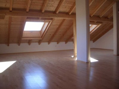 Attraktives Doppelhaus in ruhiger, familienfreundlicher Lage mit Bergblick