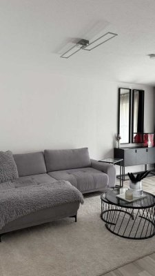2-Zimmer-Wohnung mit eigenem Gartenanteil in Zell am Main Nähe Bushaltestelle von privat