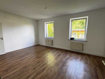 Sanierte Wohnung mit Blick in den grünen Innenhof - unweit des Hafens