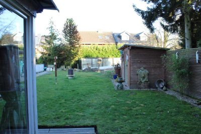 Viel Platz im Zweifamilienhaus mit Ausbaupotential in ruhiger Lage mit großem Garten