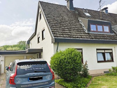 Schönes Zweifamilienhaus in toller Ruhiglage von Frechen
