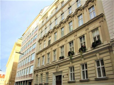 ROOSEVELTPLATZ-NÄHE, topgepflegte 144 m2 Altbau, 4 Zimmer, Wohnküche, 2 Bäder, Parketten, 3. Liftstock, U-Bahn-Nähe